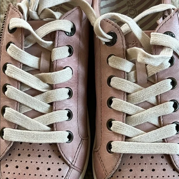 Taos Zipster Shell Pink Leather Sneakers Size 8 NWOB - Picture 3 of 9